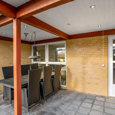3 Bedroom In Holiday home